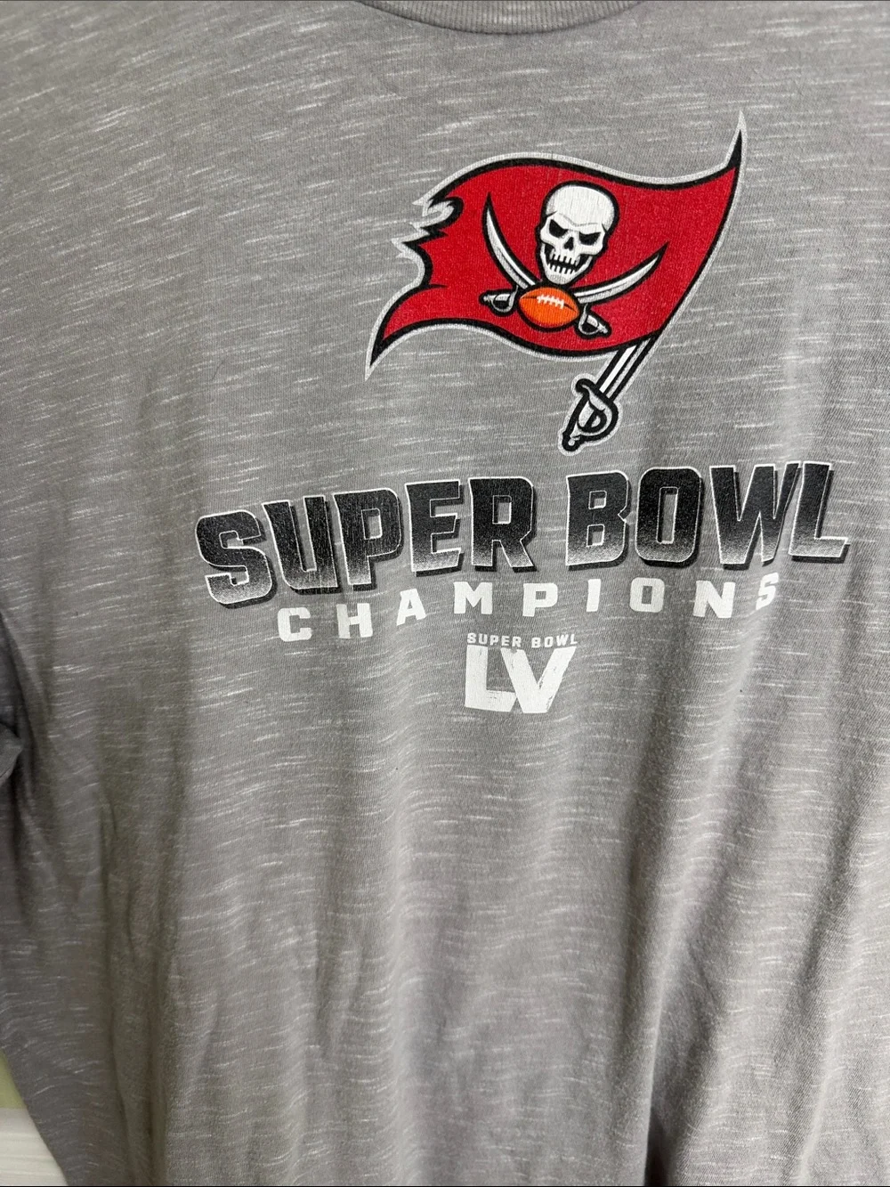 (2357) Fanatics Gray Tampa Bay Buccaneers Super Bowl Champions Tee, Size: XL